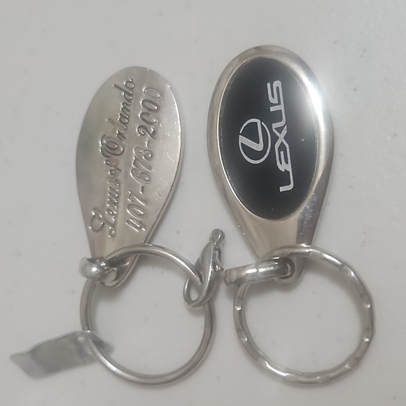 Lexus Silver and Black Key Holder - Picture 2 of 5